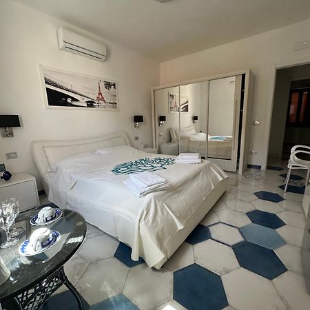 Suites De Mar Santa Teresa Gallura Exterior foto