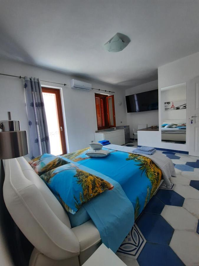 Suites De Mar Santa Teresa Gallura Exterior foto