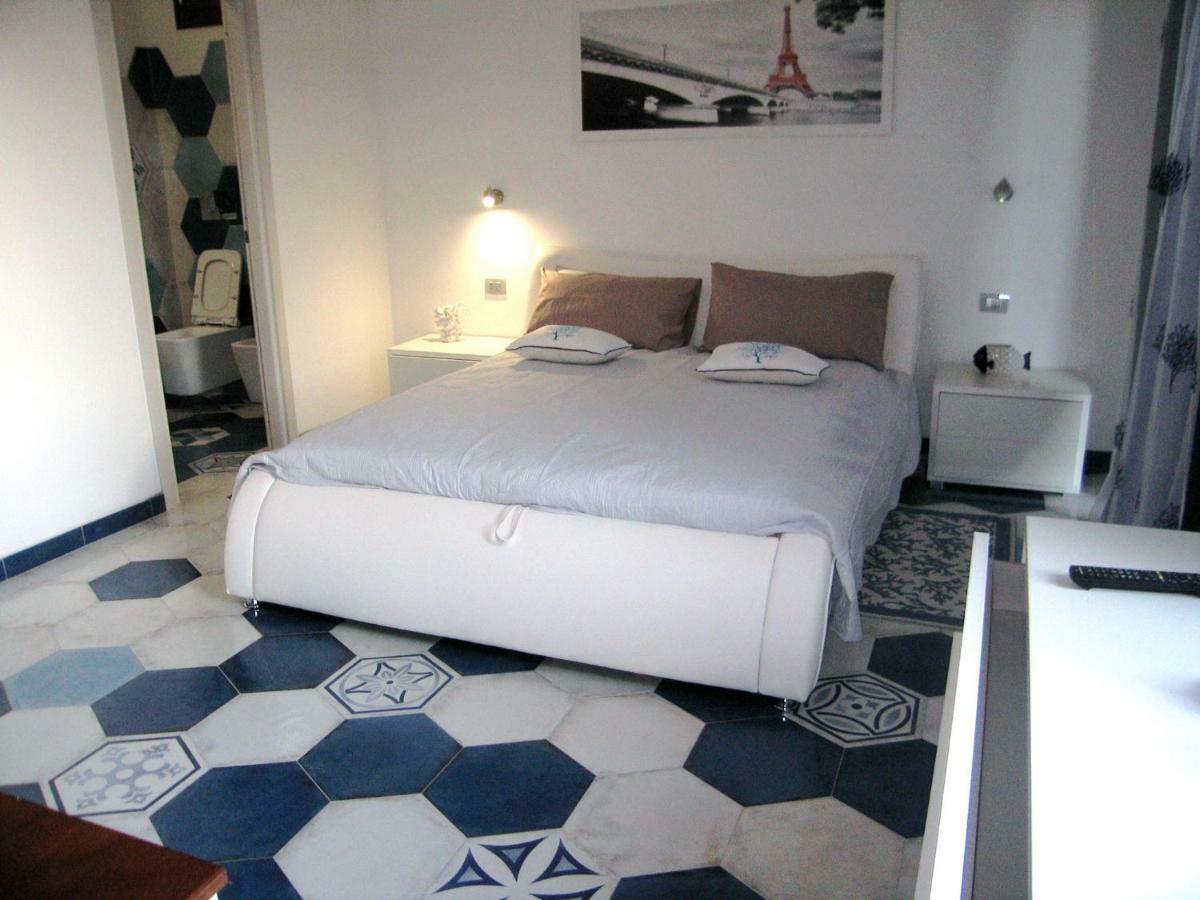 Suites De Mar Santa Teresa Gallura Exterior foto