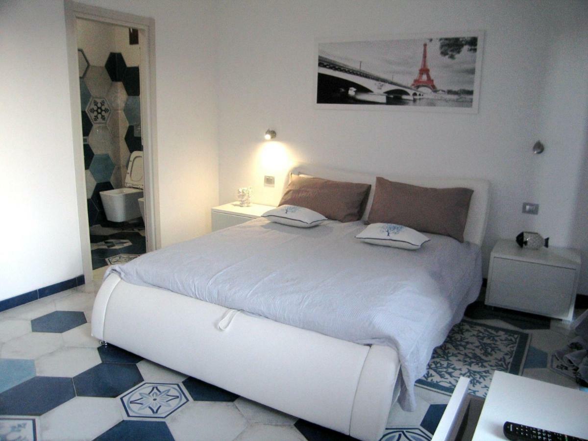 Suites De Mar Santa Teresa Gallura Exterior foto