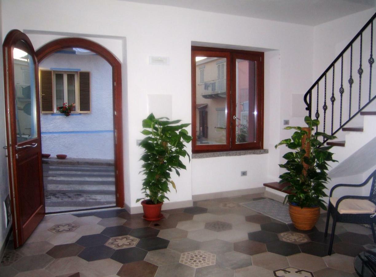 Suites De Mar Santa Teresa Gallura Exterior foto